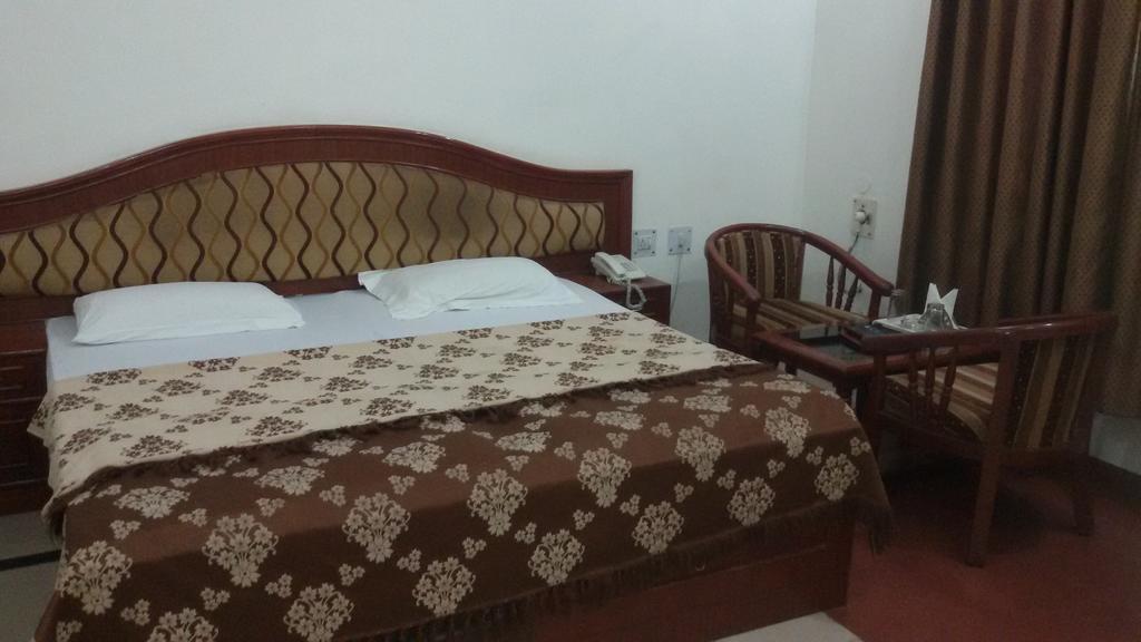 Hotel Sunrise Inn Lucknow Ngoại thất bức ảnh