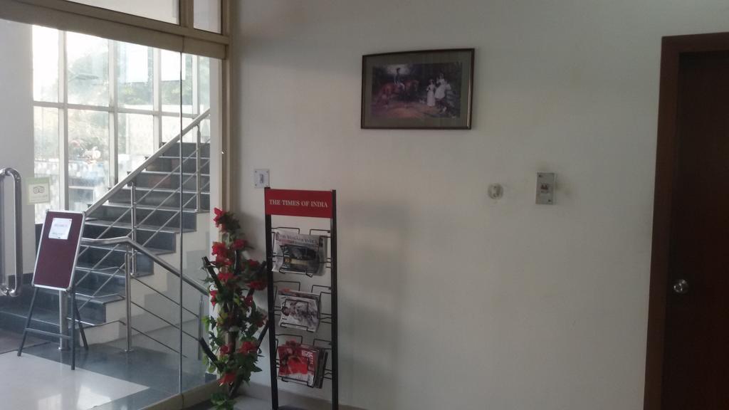 Hotel Sunrise Inn Lucknow Ngoại thất bức ảnh