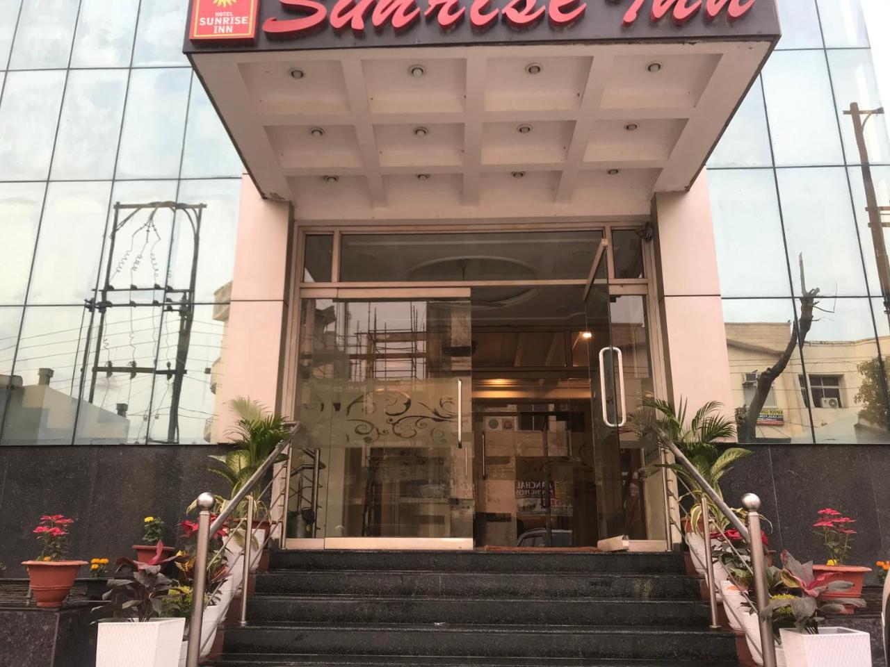 Hotel Sunrise Inn Lucknow Ngoại thất bức ảnh